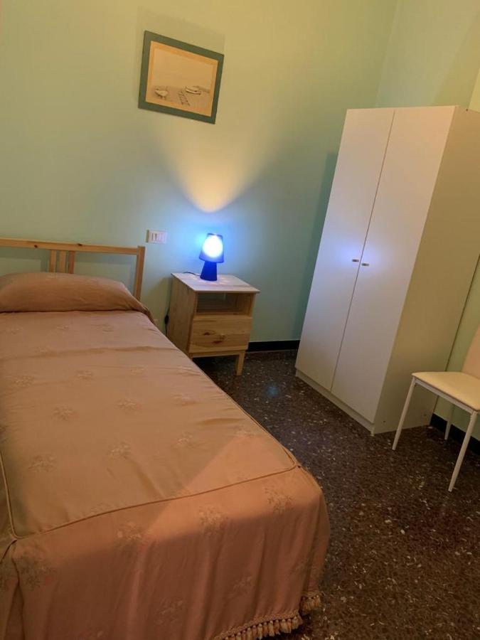 Dolce Notte, Near San Martino Hospital Bed and Breakfast Genua Exteriör bild